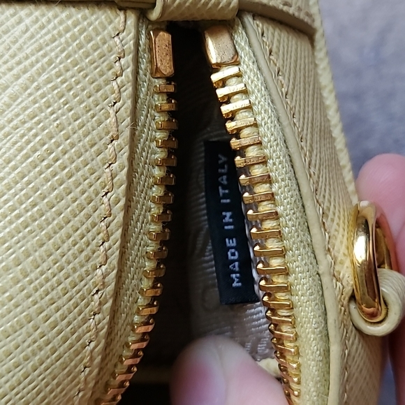 Prada camera bag - Picture 10 of 14